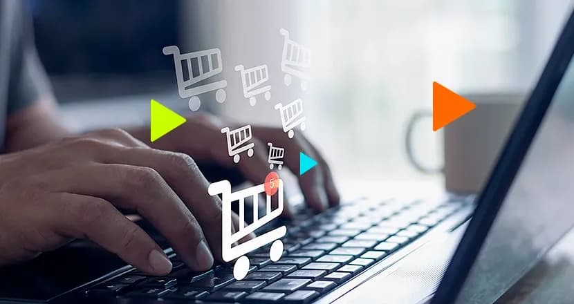 Checkout no e-Commerce: carrinho de compras no notebook
