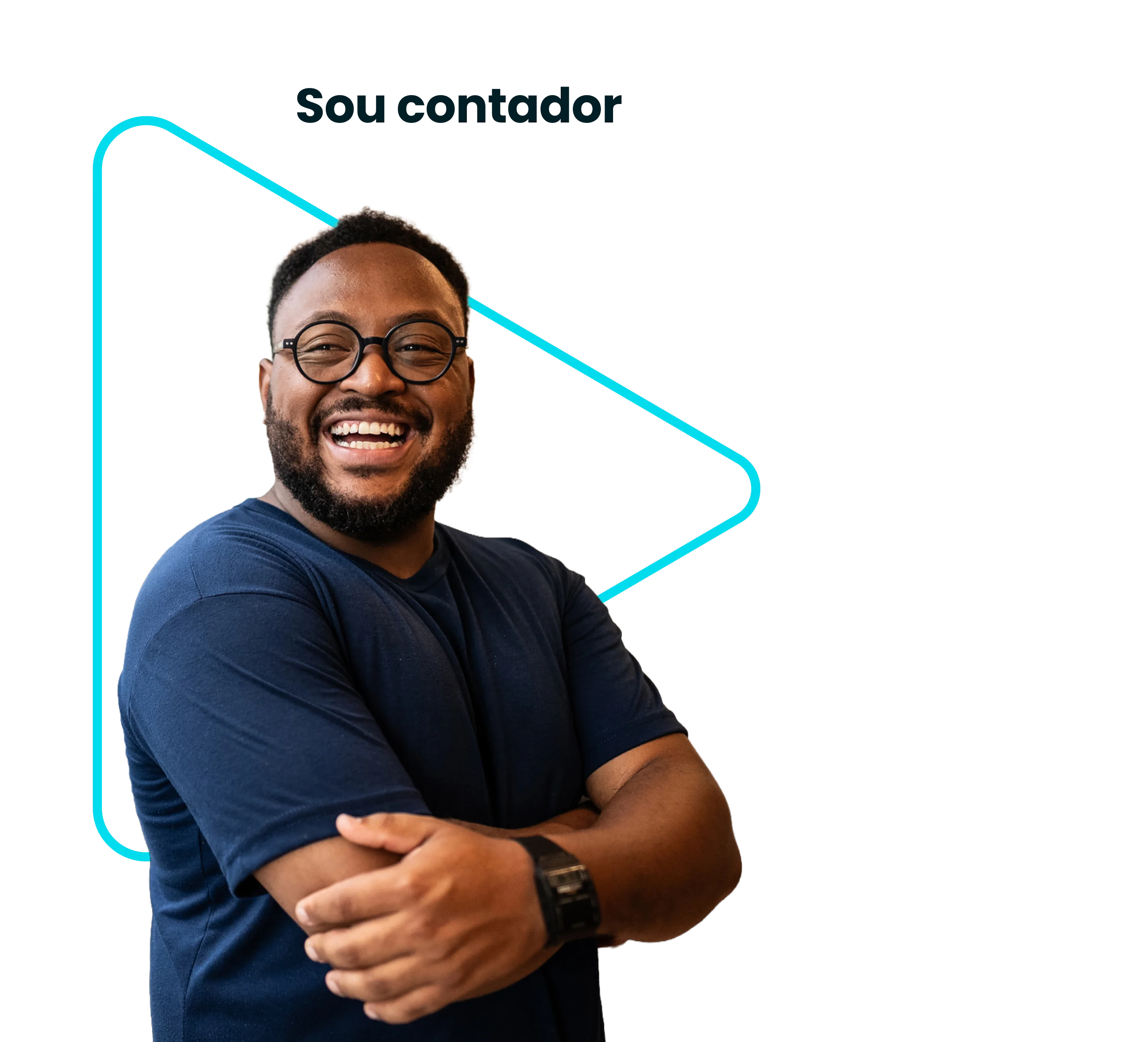 Homem de braços cruzados