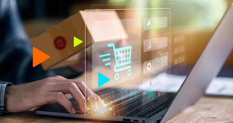 logística para e-commerce: pessoa usando notebook