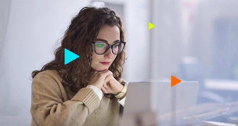 empreendedores verificando os custos ocultos na implementação de erp